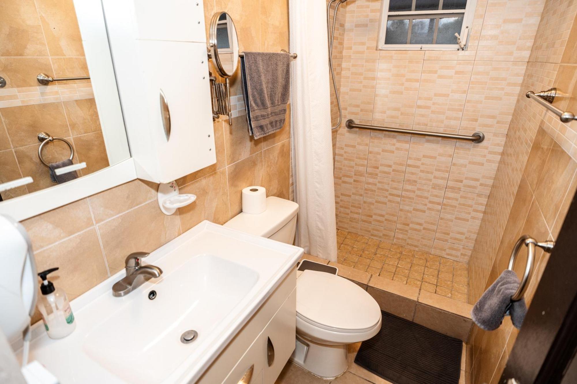 Luxury Retreat With Private Jacuzzi And Mountain Views Free Parking Apartment Ponce Exterior foto