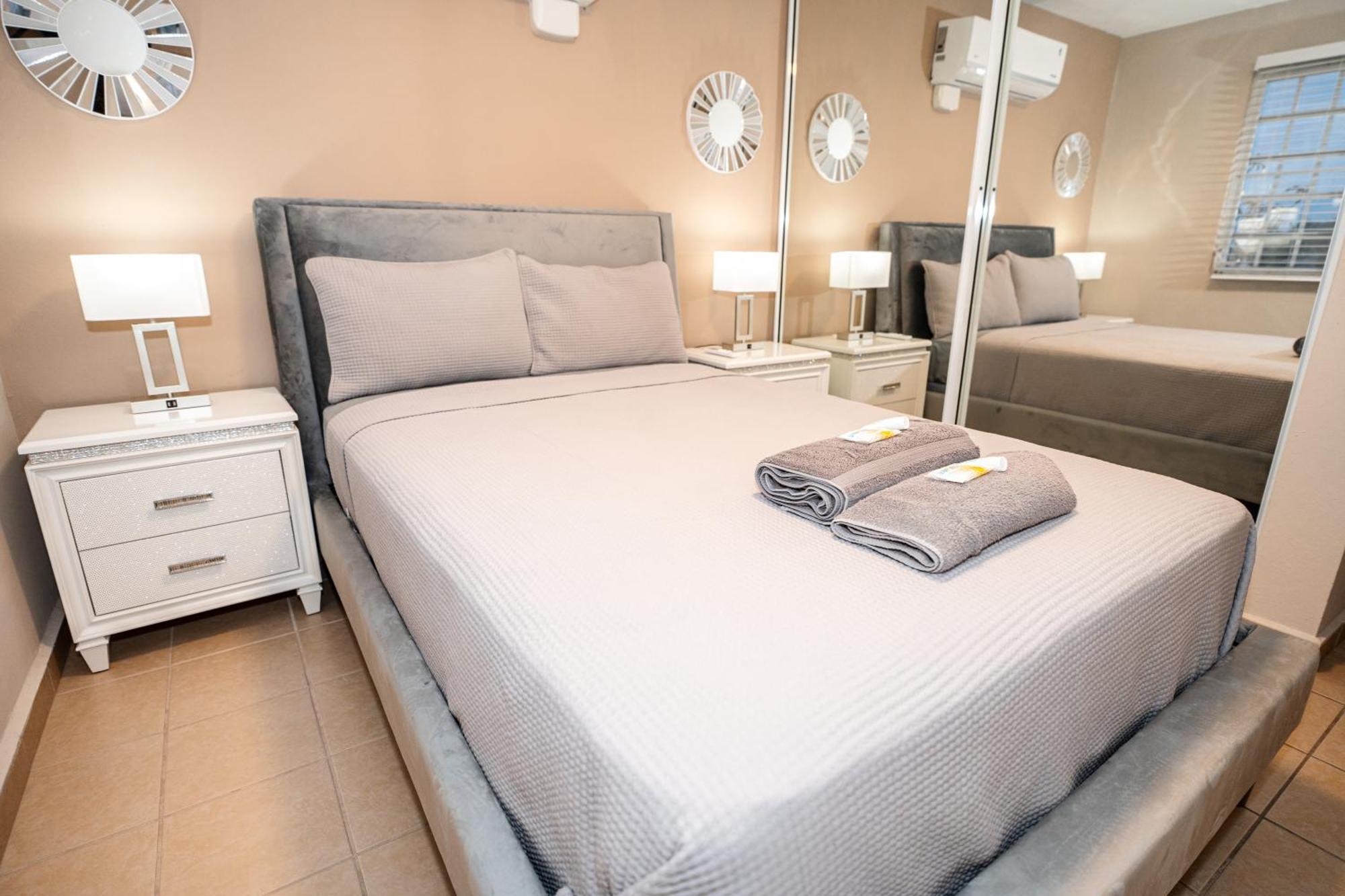 Luxury Retreat With Private Jacuzzi And Mountain Views Free Parking Apartment Ponce Exterior foto