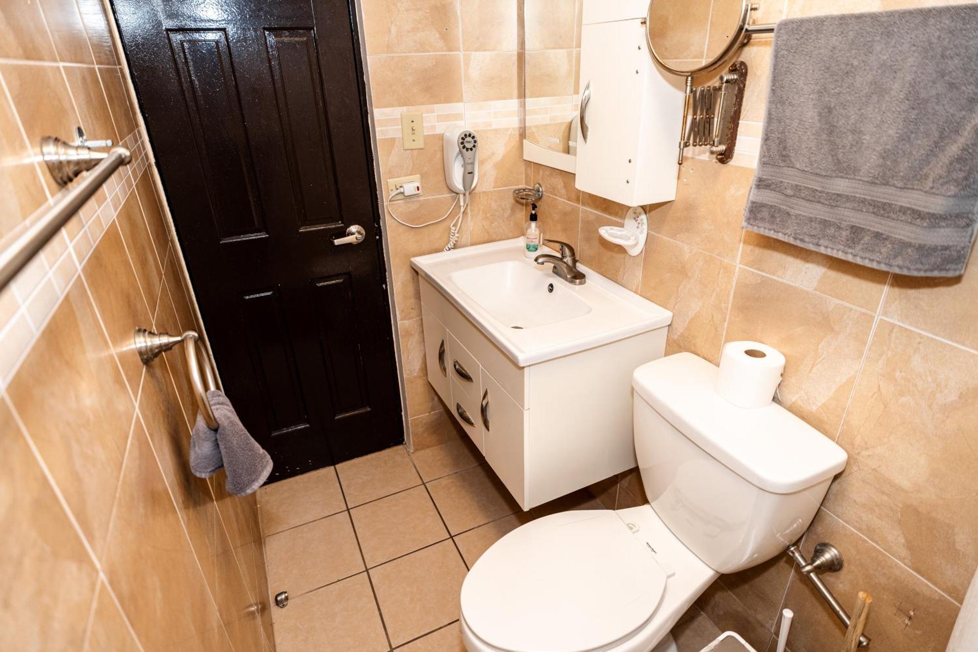 Luxury Retreat With Private Jacuzzi And Mountain Views Free Parking Apartment Ponce Exterior foto