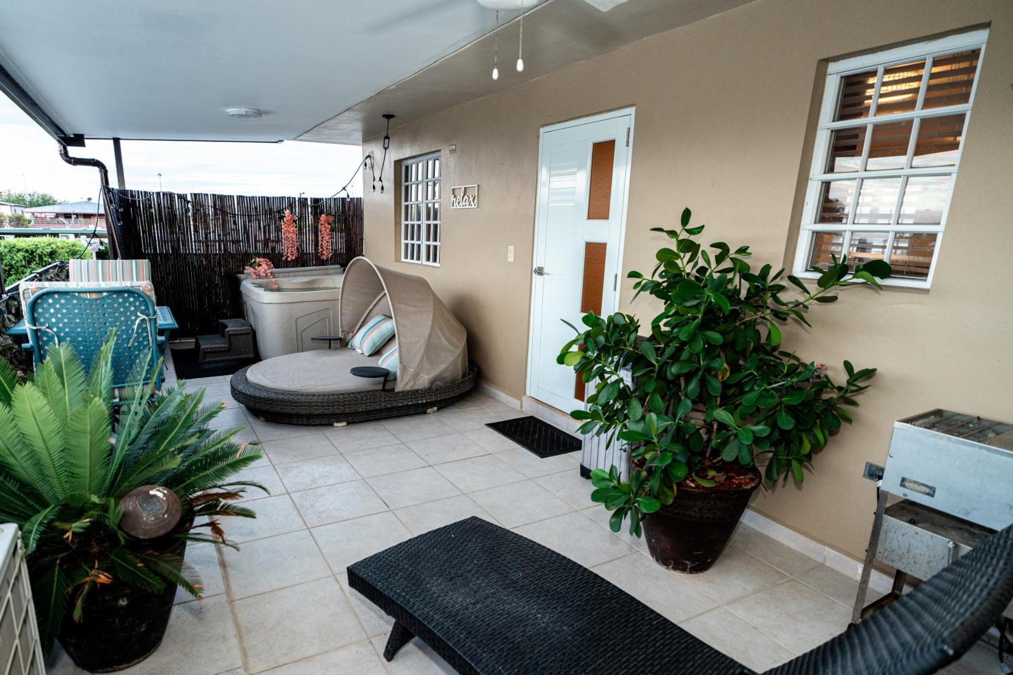 Luxury Retreat With Private Jacuzzi And Mountain Views Free Parking Apartment Ponce Exterior foto