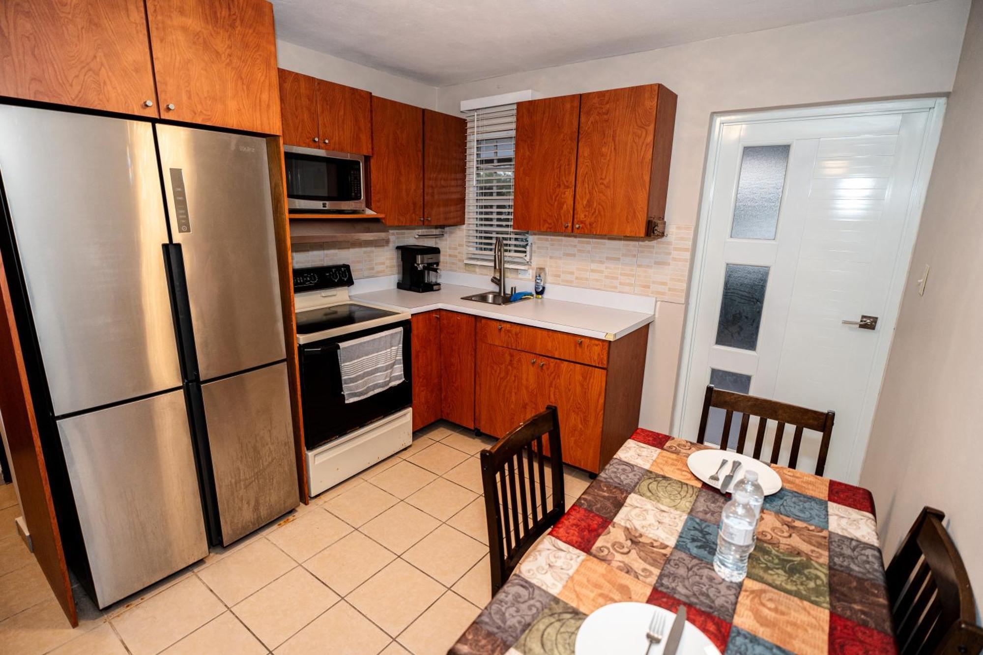 Luxury Retreat With Private Jacuzzi And Mountain Views Free Parking Apartment Ponce Exterior foto